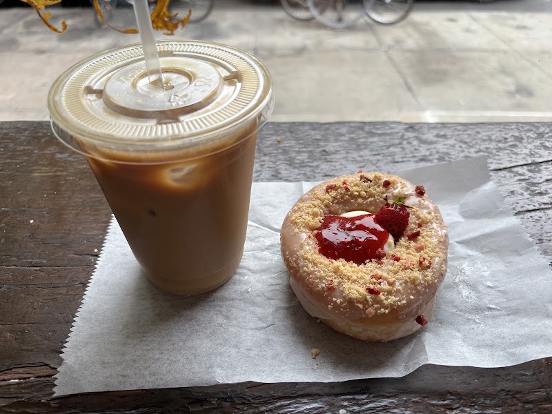 Dun-Well Doughnuts - Dun-Well Doughnuts 222 Montrose Ave, Brooklyn, NY 11206, USA