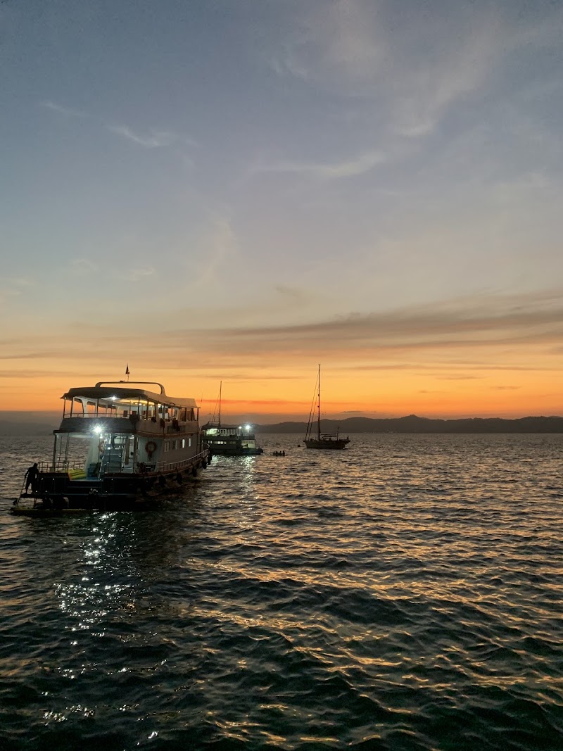 James Bond sunset plankton cruise tour by big boat - James Bond sunset plankton cruise tour by big boat, 63 78, Tambon Ratsada, เมือง Chang Wat Phuket 83000, Thailand