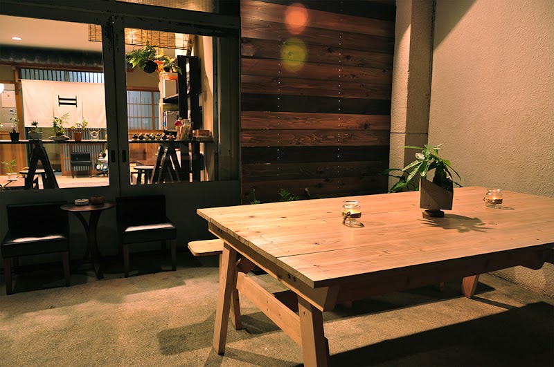 Suzuki Guesthouse - Suzuki Guesthouse 986 Shuzeichō, Kamigyo Ward, 京都市上京区主税町 Kyoto 602-8155, Japan