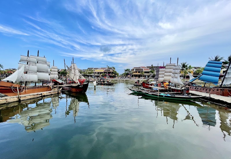 Bến thuyền thả hoa đăng trên sông Hoài - Bến thuyền thả hoa đăng trên sông Hoài, 136 Nguyễn Thái Học, Old Town, Hội An, Đà Nẵng 51000, Vietnam
