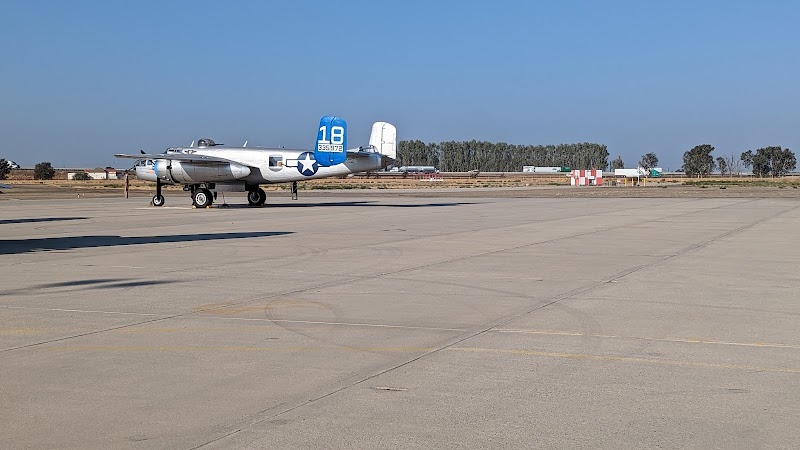 Visalia Municipal Airport - Visalia Municipal Airport, 9501 W Airport Dr, Visalia, CA 93277, USA