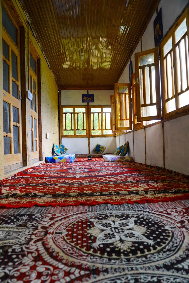 Yathra Lahari FarmStay - Yathra Lahari FarmStay H. NO75/1,Dhardi, J8Q6+29Q Pujali P. O, Bala Gad, Jibhi, Himachal Pradesh 175123, India