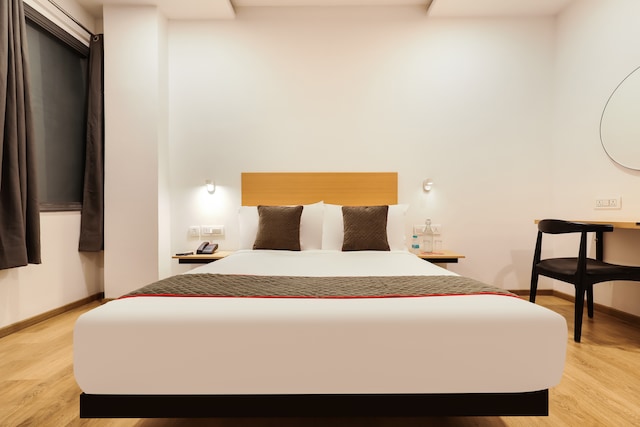 Townhouse by OYO Golden Avenue Road - Townhouse by OYO Golden Avenue Road, Plot no 5, Ram Talai Rd, New Golden Avenue, Sharifpura, Amritsar, Punjab 143006, India