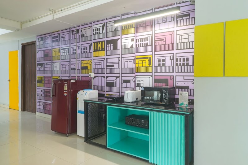 Stanza Living Tortosa House - PG in Sec 57 Gurgaon | Coliving PG | Unisex PG - Stanza Living Tortosa House - PG in Sec 57 Gurgaon | Coliving PG | Unisex PG Oyo Collection Hongkong Bazar, Golf Course Ext Rd, G-15, Sushant Lok 2, Sector 57, Gurugram, Haryana 122002, India