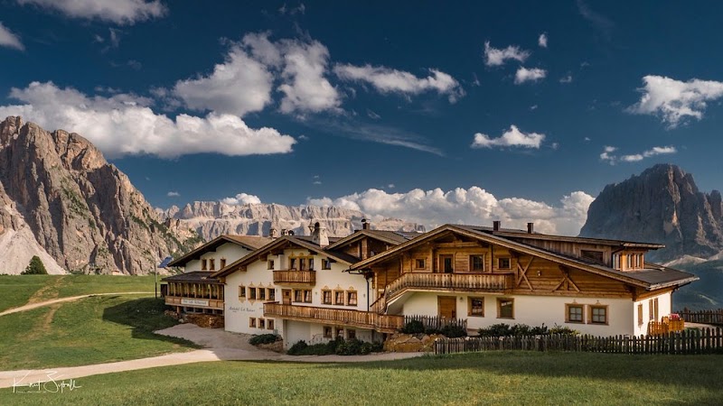Almhotel Col Raiser