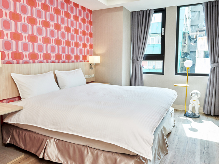 COMMA Boutique Hotel - COMMA Boutique Hotel No. 77號, Xining Rd, Wanshou Village, Wanhua District, Taipei City, Taiwan 108