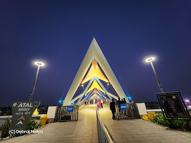 Sabarmati Riverfront Flower Park - Sabarmati Riverfront Flower Park Pujya Pramukh Swami Maharaj Marg, Ellisbridge, Ahmedabad, Gujarat 380006, India