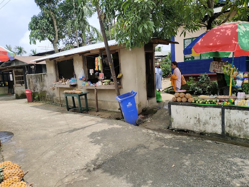 Living bridge, Parking lot, Riwai Village, Mawlynnong Road - Living bridge, Parking lot, Riwai Village, Mawlynnong Road 6V5X+3WW, Nongthymmai, Meghalaya 793110, India