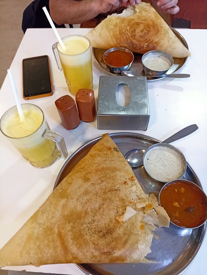 Shree Sagar Pure Veg Restaurant - Shree Sagar Pure Veg Restaurant Umtawaddo Baga Road, McDonald, opp. Lambana Resort, beside s, Shiroli Pulachi, Khobra Waddo, Calangute, Goa 403516, India