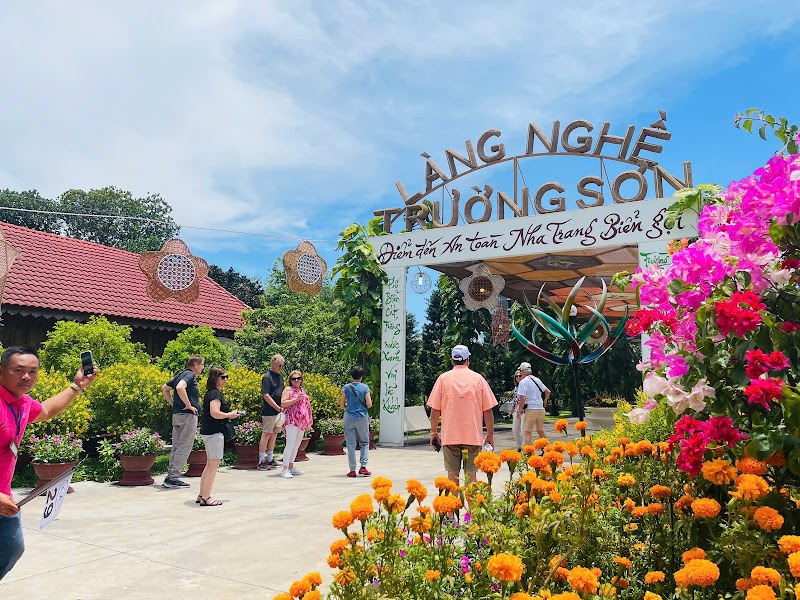 Làng nghề Trường Sơn - Trường Sơn Craft Village