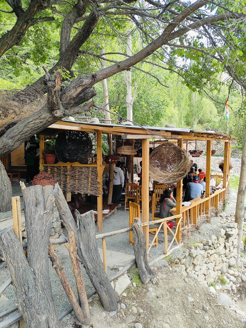 NOMAD HUNGER (Balti exotic cuisines) - The Riverside Cafe - NOMAD HUNGER (Balti exotic cuisines) - The Riverside Cafe, Nomad hunger, Turtuk, 194401