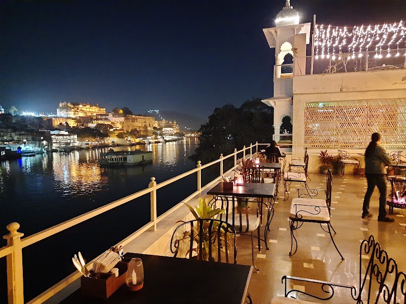 Sarovar - Lake Facing Boutique Hotel On Lake Pichola. - Sarovar - Lake Facing Boutique Hotel On Lake Pichola., Outside Chandpole, Hanuman Ghat, Pichola, Udaipur, Rajasthan 313004, India