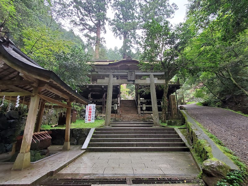 Yuki Shrine - Yuki Shrine 1073 Kuramahonmachi, Sakyo Ward, Kyoto, 601-1111, Japan