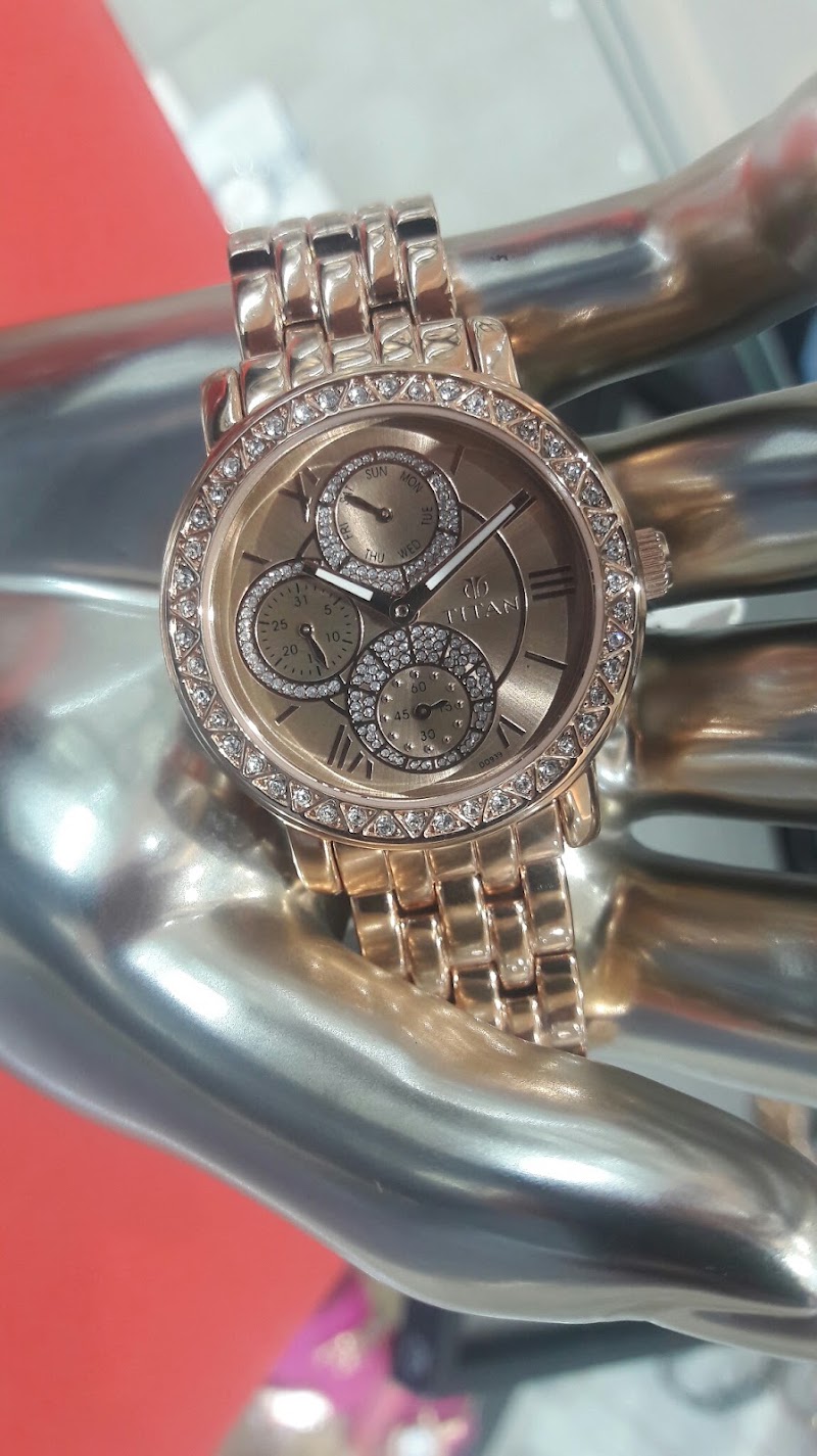 Titan World - Titan World Nathupur, Shop No 108, First Floor, Ambience Mall Island, near Chaayos Store, Ambience Island, DLF Phase 3, Sector 24, Gurugram, Haryana 122002, India