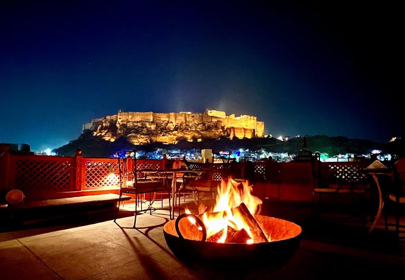 Haveli Inn Pal - Haveli Inn Pal, Girdikot, opp. Gulab Sagar, Pal Haveli, Ghantaghar, Gulab Sagar, Jodhpur, Rajasthan 342001, India