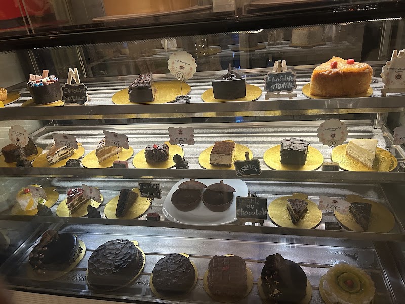 Sweet Obsession - Sweet Obsession Shop No 309, 3rd Floor, South Point Mall, Golf Course Rd, DLF Phase 5, Sector 53, Gurugram, Haryana 122011, India