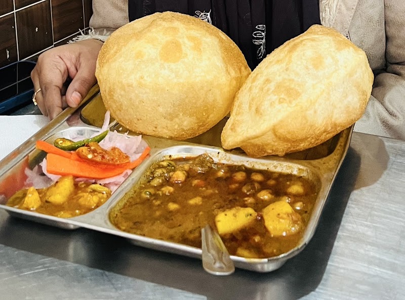 Amritsari Special Puri Channa - Amritsari Special Puri Channa Golden Temple Out Rd, Chowk Regent Cinema, Katra Sher Singh, Katra Ahluwalia, Amritsar, Punjab 143001, India