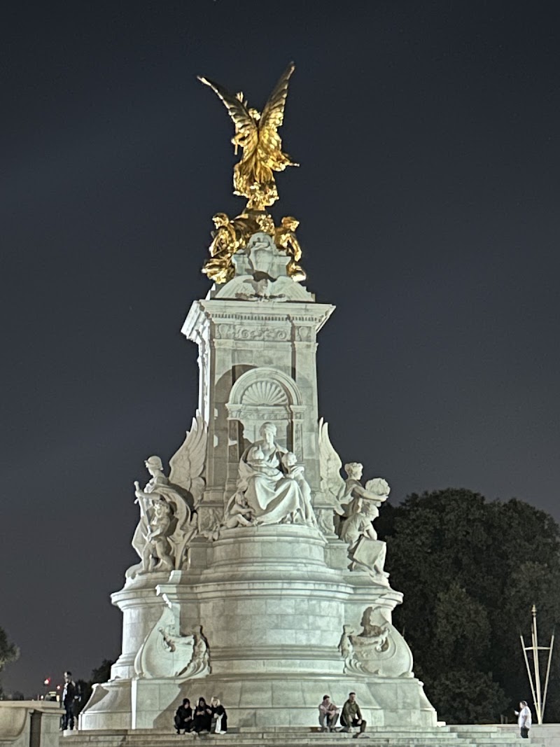 Queen Victoria Memorial - Queen Victoria Memorial London SW1A 1AA, UK