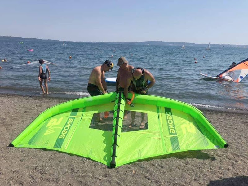 Sailing Club H2O - Windsurf - Vela - Kayak - SUP - Sailing Club H2O - Windsurf - Vela - Kayak - SUP, Via della Rena, 93, 00069 Trevignano Romano RM, Italy
