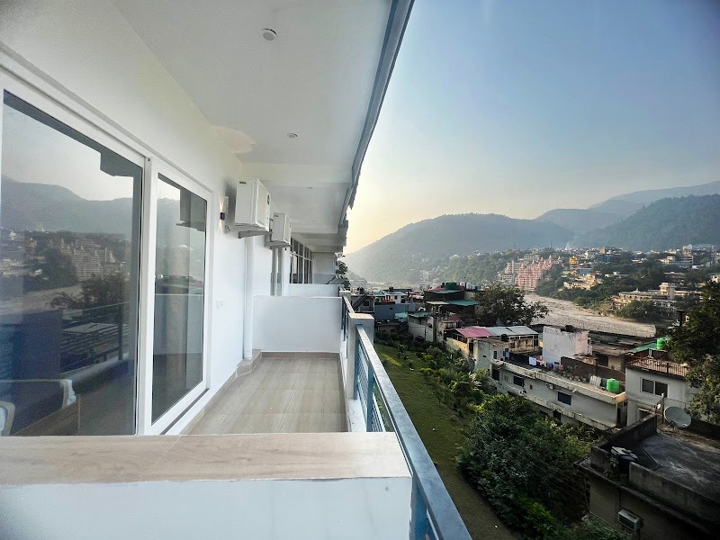Hotel Manikut - Hotel Manikut opposite to Royal Cafe, Laxman Jhula, Rishikesh, Jonk, Uttarakhand 249302, India