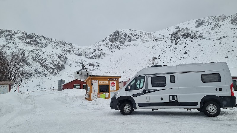 Innersand Parking - Innersand Parking, Fv806 3-7,8387, 8387 Fredvang, Norway