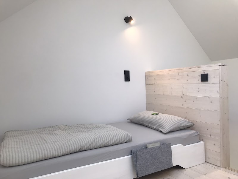 eifelhausaufzeit | Eifel | Vulkaneifel | ökologisches Wellness-Ferienhaus I Sauna, Kamin, Außendusche - eifelhausaufzeit | Eifel | Vulkaneifel | ökologisches Wellness-Ferienhaus I Sauna, Kamin, Außendusche, Römerstraße 10, 54552 Immerath, Germany