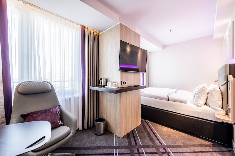 Premier Inn Cologne City Süd hotel - Premier Inn Cologne City Süd hotel Perlengraben 2, 50676 Köln, Germany