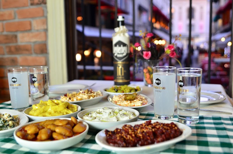 Agapia Meze & Kadıköy Meyhane - Agapia Meze & Kadıköy Meyhane, Caferağa Mahallesi Bahariye Caddesi &, Caferağa, Miralay Nazım Sk. No:10, 34714 Kadıköy/İstanbul, Türkiye
