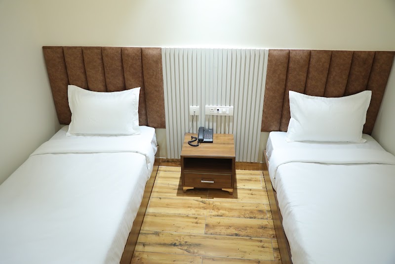 La Falcon Hotel - La Falcon Hotel Police Chowki, 303, Vidhya Niketan Road, near Model Town, Model Town, Rohtak, Haryana 124001, India