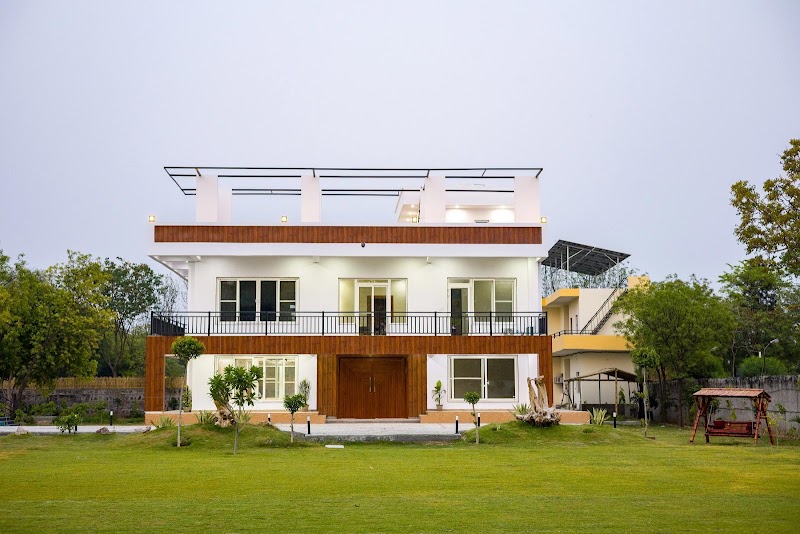 ELIVAAS Amber Villa - Villa in Delhi NCR | 3 BHK Retreat with Private Pool