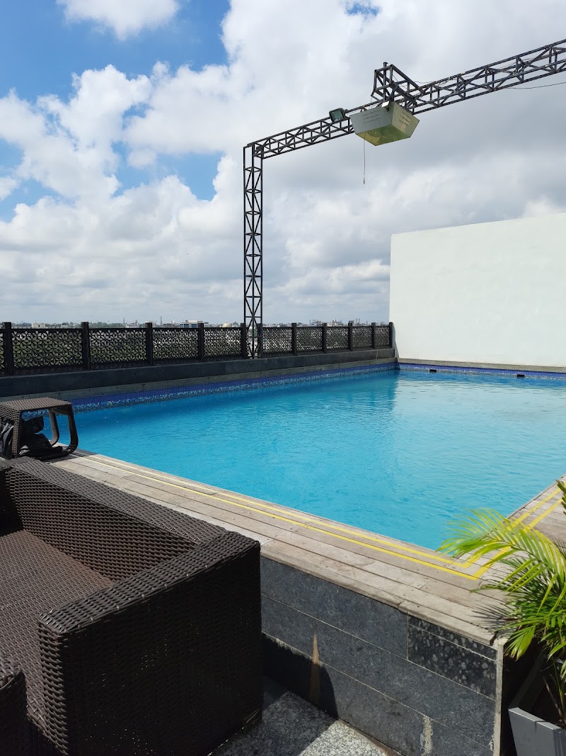 Hotel Vennington Court - Hotel Vennington Court Fafadih, Chowk, Jail Rd, near Guru Gobind Singh Squre, Devendra Nagar, Raipur, Chhattisgarh 492001, India