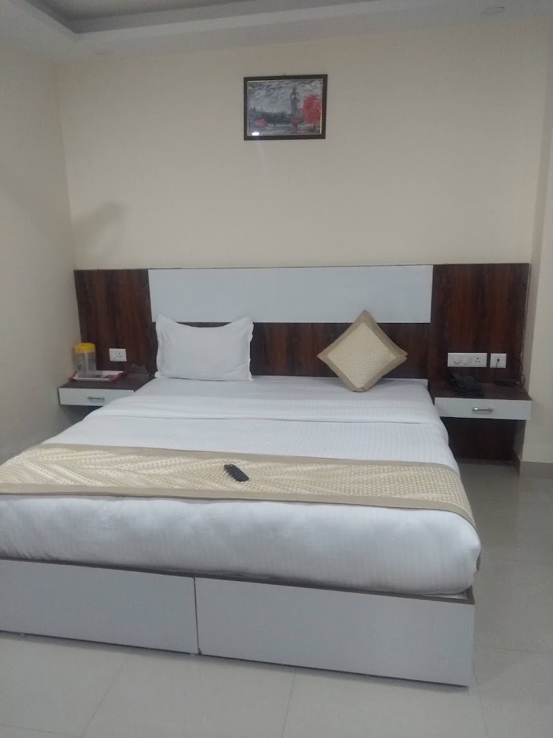 Hotel AERO INN - Hotel AERO INN 110037, Block B, Mahipalpur Village, Mahipalpur, New Delhi, Delhi 110037, India