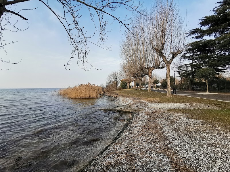 Lido Campanello - Lido Campanello Lungolago Giuseppe Garibaldi, 37019 Peschiera del Garda VR, Italy