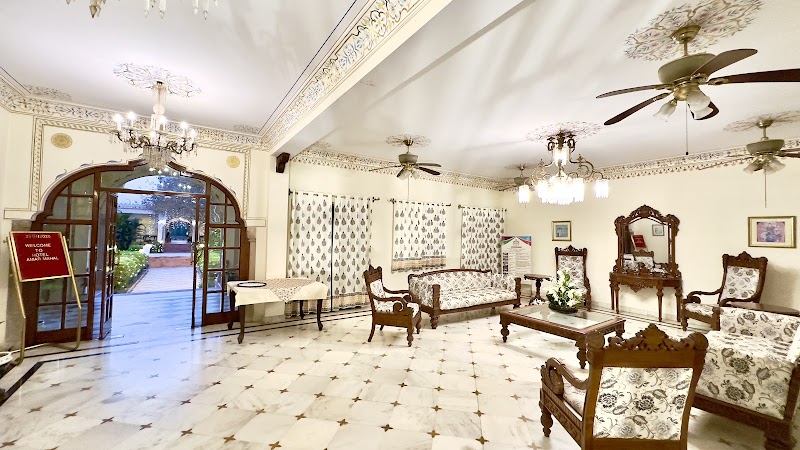 Amar Mahal - Amar Mahal 8JWQ+JJP, near Betwa River, Orchha, Madhya Pradesh 472246, India