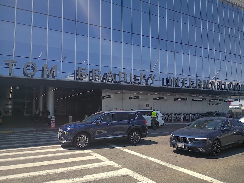 LAX P3 - LAX P3, 301 World Wy, Los Angeles, CA 90045, USA