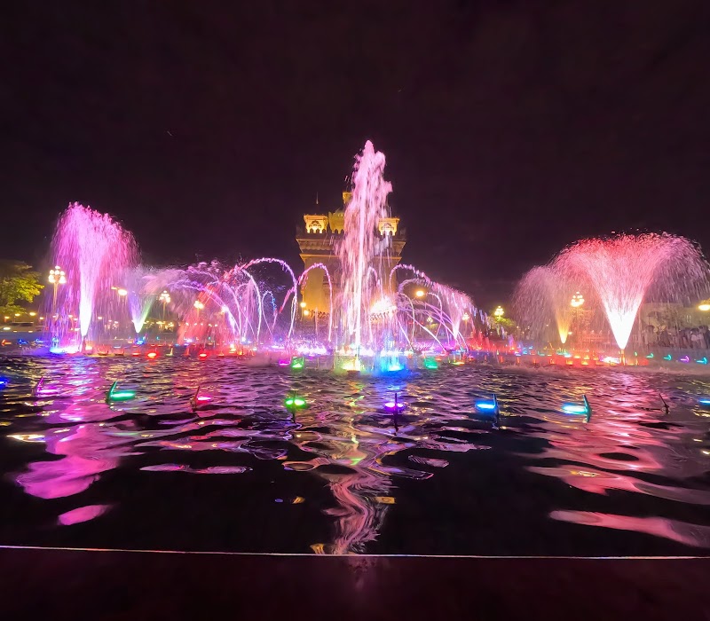 Patouxai Fountain - Patouxai Fountain, Ave Lane Xang, Vientiane, Laos