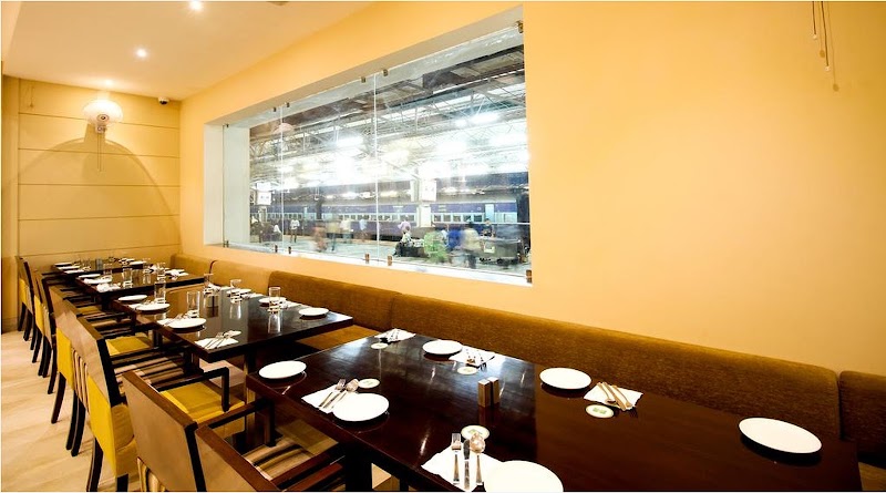Le Roi Raipur Hotel - Le Roi Raipur Hotel, Multifunctional Complex Raipur, Railway Station, Station Road, Moudhapara, Raipur, Chhattisgarh 492009, India