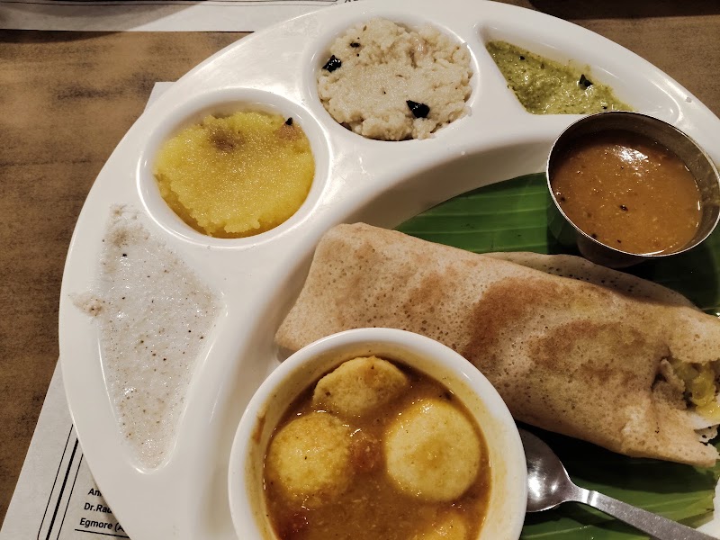 Saravana Bhavan - Saravana Bhavan 50, Janpath Rd, Atul Grove Road, Janpath, Connaught Place, New Delhi, Delhi 110001, India
