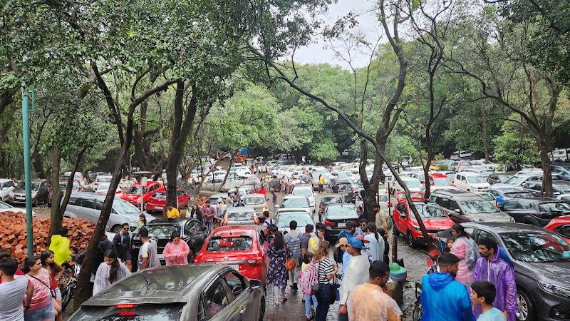 MATHERAN DASTURI CAR PARK. LAST POINT FOR CARS - MATHERAN DASTURI CAR PARK. LAST POINT FOR CARS, 273P+H48, Neral - Matheran Rd, Matheran, Maharashtra 410101, India