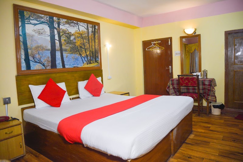Darjeeling Hotel - Darjeeling Hotel 47, Gandhi Rd, Limbugaon, Darjeeling, West Bengal 734101, India