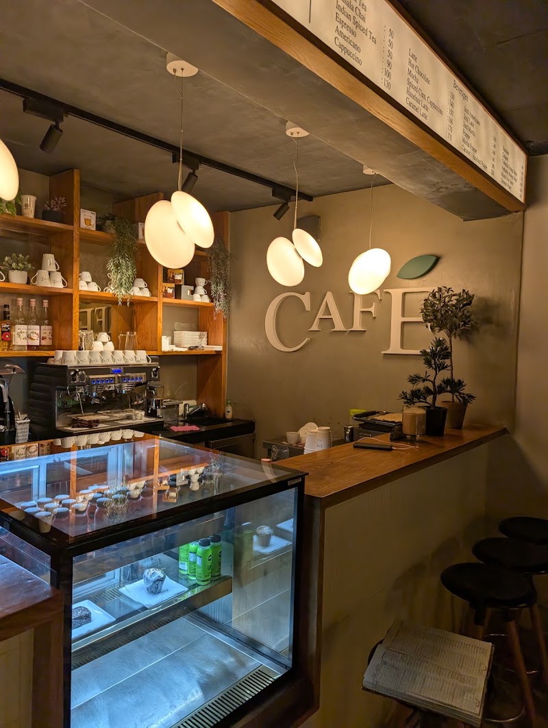Woodland Cafe - Woodland Cafe ground floor, Block 37j, 2168, Gurudwara Rd, opp. Post, Block 37J, Beadonpura, Karol Bagh, New Delhi, Delhi, 110005, India