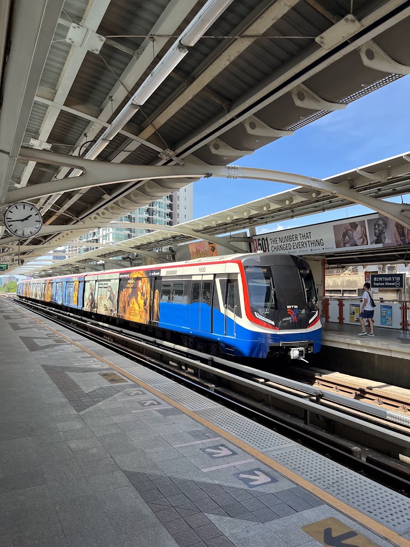 Saphan Khwai BTS Station - Saphan Khwai BTS Station Phaya Thai, Bangkok 10400, Thailand