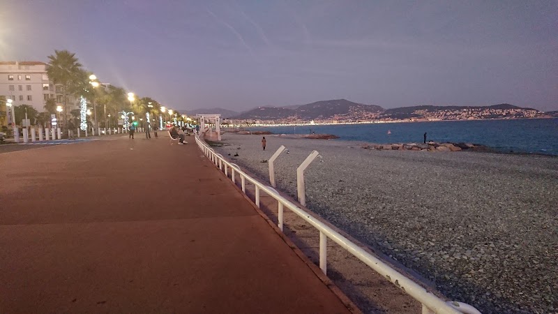 Plage Publique de la Lanterne,chiens autorisés - Plage Publique de la Lanterne,chiens autorisés 300 Prom. des Anglais, 06200 Nice, France