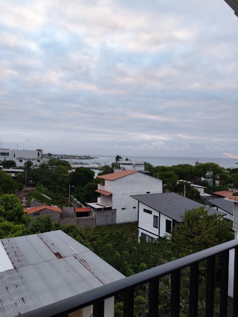 Dolphin House - Dolphin House, 492R+4VJ, Puerto Baquerizo Moreno, Ecuador