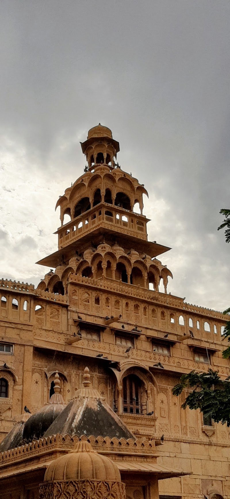 Nathmal Ki Haveli - Nathmal Ki Haveli, WW87+938, Sadar Bazar, Jaisalmer, Rajasthan 345001, India