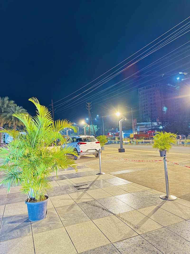 Magneto Mall parking lot - Magneto Mall parking lot, 6MRM+GH2, Jivan Vihar, Raipur, Chhattisgarh 492001, India