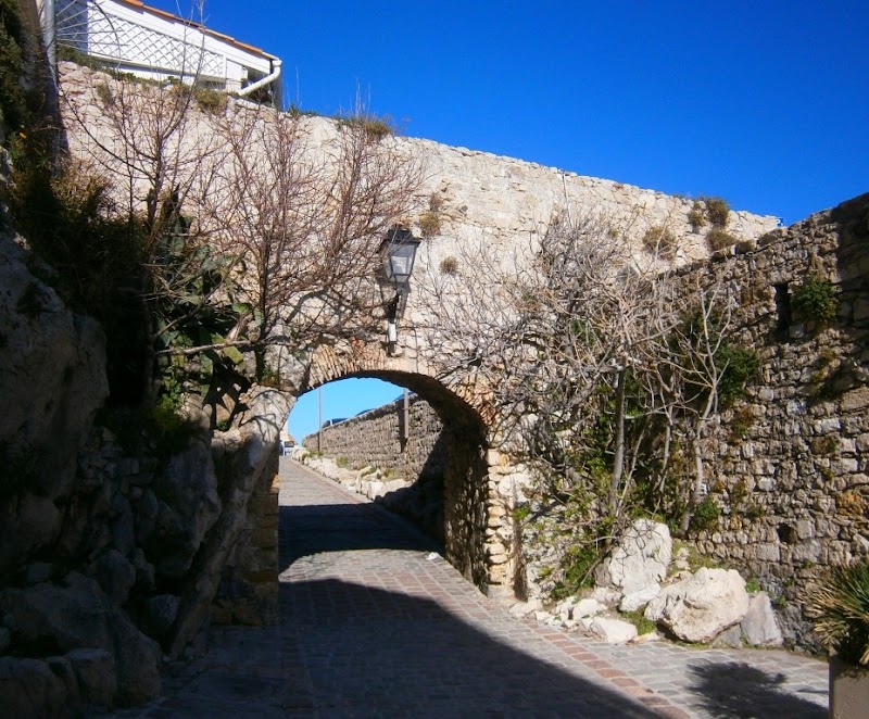 Ramparts - Ramparts 5 Prom. Courtine, 06600 Antibes, France