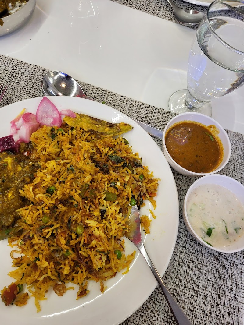 Alpine Veg Restaurant (Fine Dine) - Alpine Veg Restaurant (Fine Dine) 35G4+P3H, Telephone Exchange Rd, Telipara, Chhattisgarh 495001, India