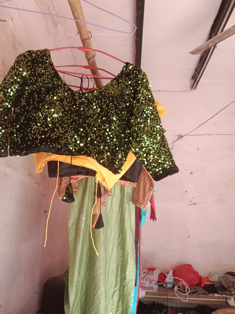Priya Tailor & Cosmetics - Priya Tailor & Cosmetics U-37, Road, Balveer Market, DLF Phase 3, Nathupur, Gurugram, Haryana 122002, India
