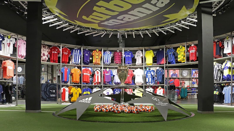 futbolmania - futbolmania, Rda. de Sant Pau, 25, Eixample, 08015 Barcelona, Spain